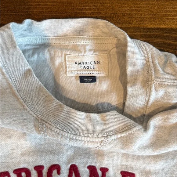 American Eagle Cropped Embroidered Crewneck - Picture 3 of 5